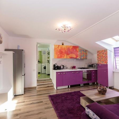 Queen Holiday Apartment Bucharest Exterior photo