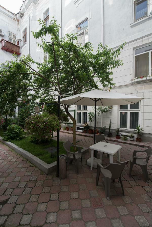 Queen Holiday Apartment Bucharest Exterior photo