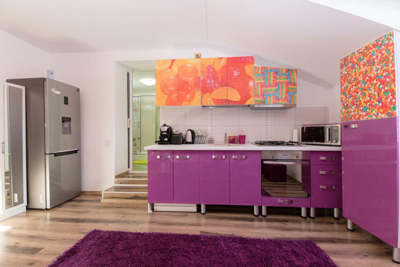 Queen Holiday Apartment Bucharest Exterior photo